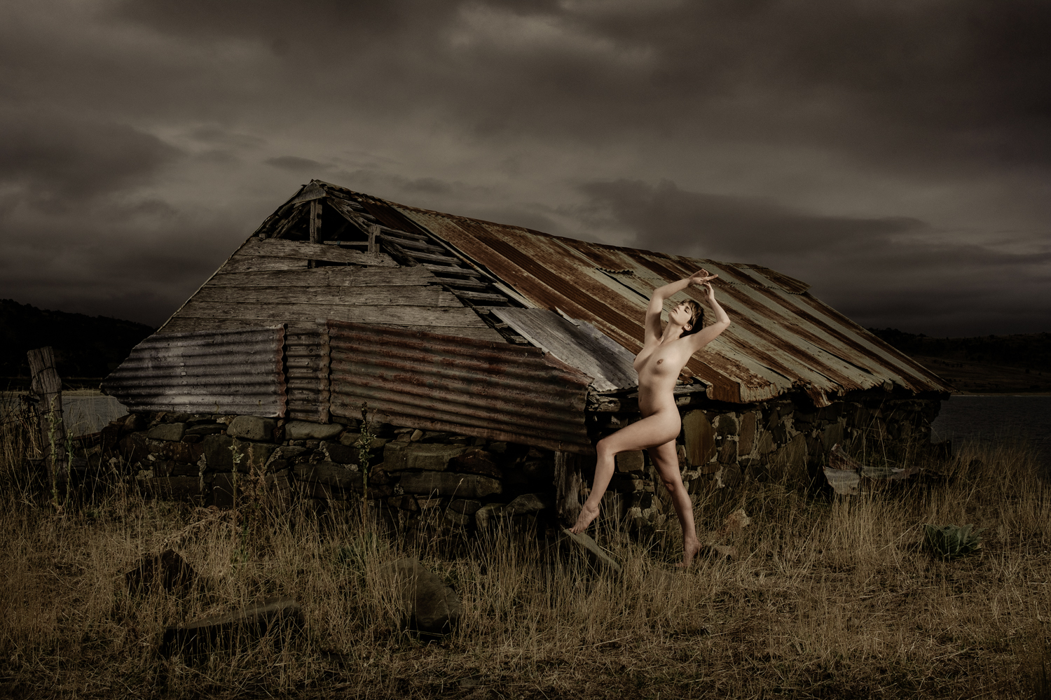 Another one from my Tassie workshop. This is the amazing @skdmodel from the UK who happens to be heading to Brisbane very soon. I scouted this location way back in 2007 on my very first trip to Tasmania and it just happened to be 5 minutes up the road from our accommodation for the workshop. Lighting with two @elinchrom_ltd ELB 400's to create some drama. Assisted by @phototim1999 and @theimagesguy