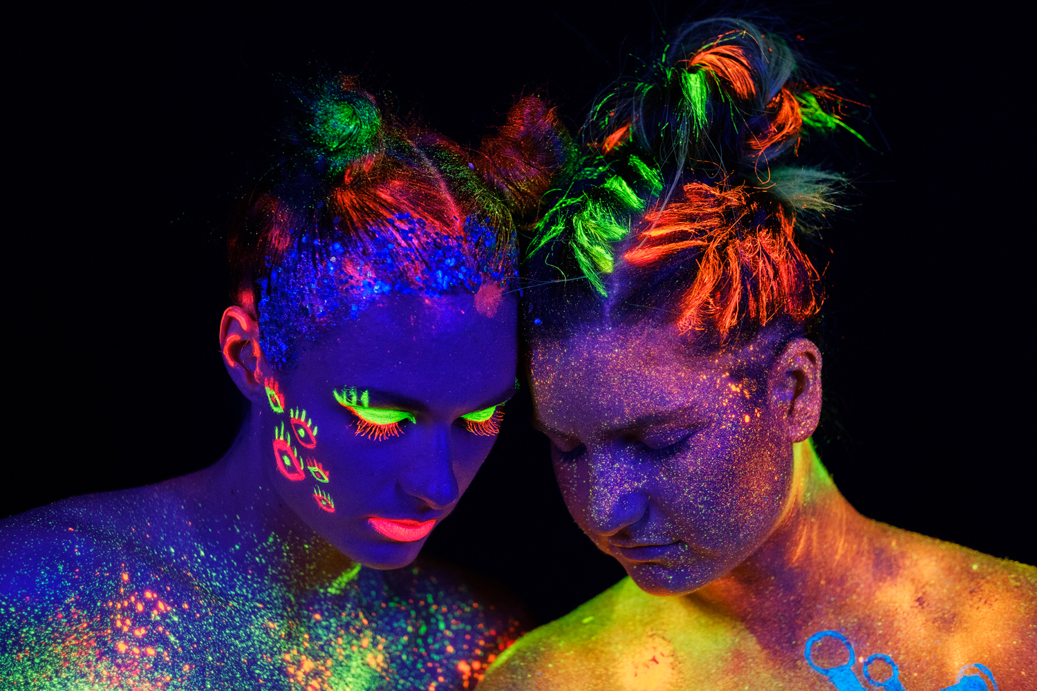 Everyone captured some gorgeous images and had such a fun night at my Neon Glow Black Light / UV Light workshop last night. Big thanks to our amazing models @berniegasm and @sasskia.model and to Jess from @jessaleemakeuphairdesign for the awesome designs and body painting.  I think I might have to run this one again in a few months.. who's keen?