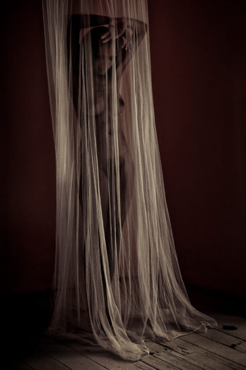 St Merrique, Casa Dracula Veiled